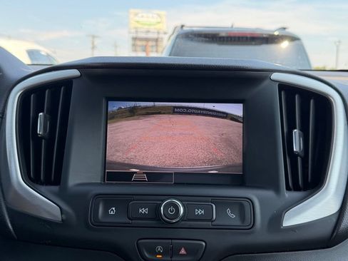 Used 2024 GMC Terrain SLE FWD image 9