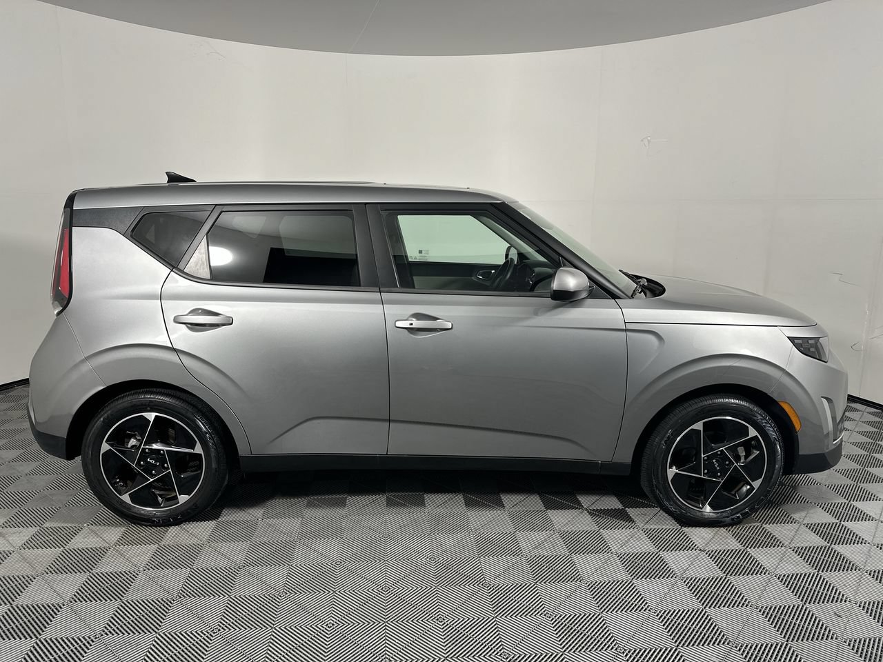 Certified 2025 Kia Soul EX FWD image 18