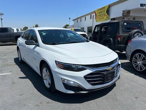 Used 2023 Chevrolet Malibu LS FWD image 2