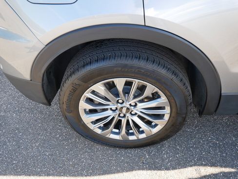 Used 2025 Cadillac XT4 Premium Luxury image 15