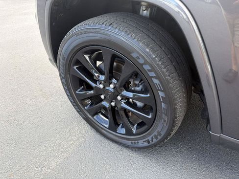 Used 2019 Jeep Grand Cherokee Altitude AWD/4WD image 9