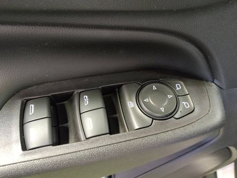 Used 2018 Chevrolet Equinox LT image 27