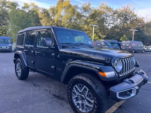 New 2025 Jeep Wrangler Sahara image 3