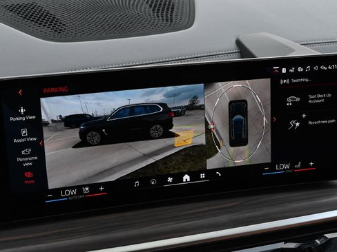 New 2026 BMW X5 xDrive50e w/ Premium Package image 27