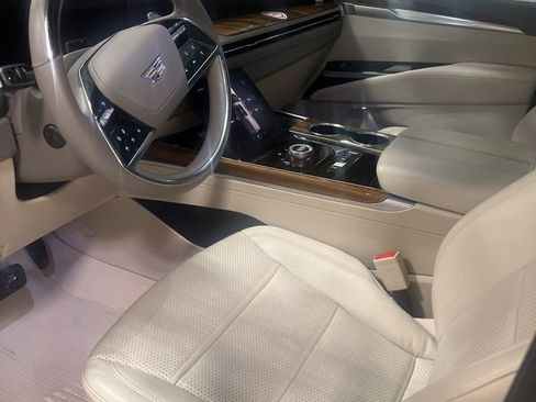 New 2025 Cadillac Escalade ESV Sport Platinum w/ LPO, ONYX Package image 3