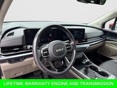 Used 2025 Kia Carnival FWD image 34