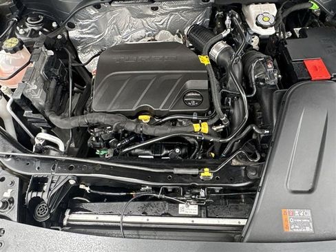 Used 2024 Chevrolet Trax RS w/ Sunroof Package FWD image 28