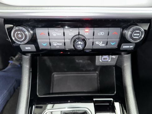 Used 2025 Jeep Compass Limited AWD/4WD image 34