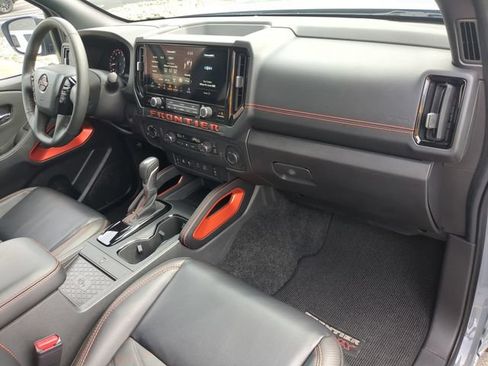 Certified 2025 Nissan Frontier PRO-4X w/ Pro Premium Package AWD/4WD image 39