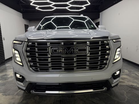 Used 2026 GMC Yukon Denali w/ Sun & Power Step Package image 8