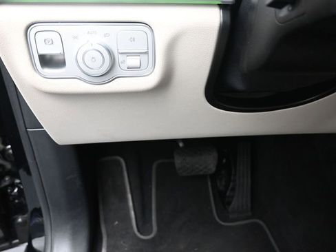 Used 2025 Mercedes-Benz GLS 450 4MATIC image 16