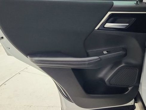 Used 2023 Mitsubishi Outlander ES FWD image 20