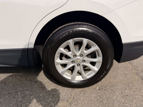 Used 2019 Chevrolet Equinox LT FWD image 9