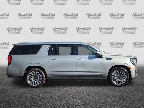 Used 2023 GMC Yukon XL Denali Ultimate image 10
