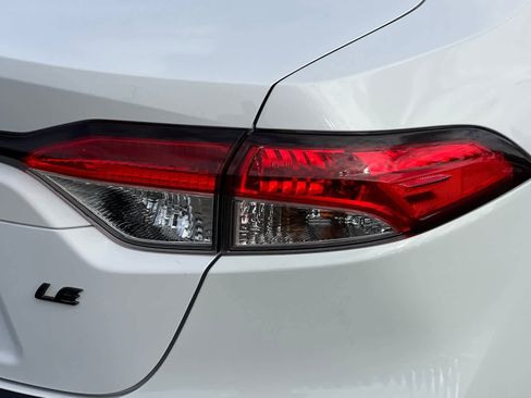 Used 2023 Toyota Corolla LE w/ Carpet Mat Package (TMS) image 32