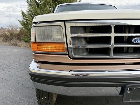 Used 1995 Ford F250 XLT image 12