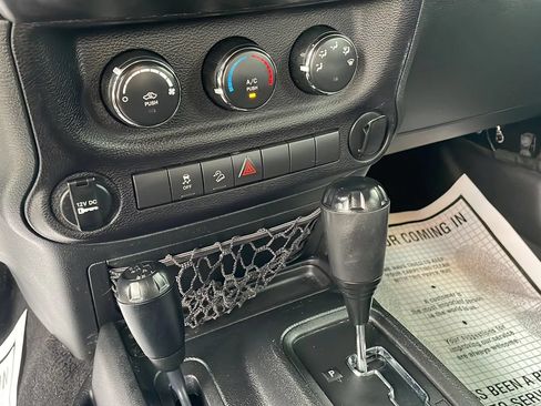 Used 2017 Jeep Wrangler Unlimited Sport AWD/4WD image 25