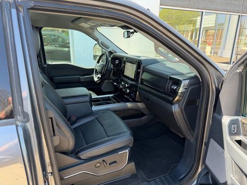 Used 2023 Ford F350 Lariat AWD/4WD image 4