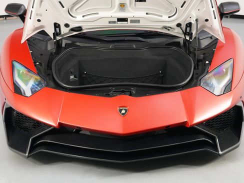 Used 2017 Lamborghini Aventador S image 13