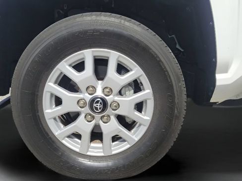 Used 2024 Toyota Tacoma SR5 w/ SR5 Upgrade Package AWD/4WD image 26