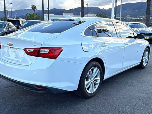 Used 2018 Chevrolet Malibu LT w/ Driver Confidence Package image 3