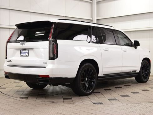 Used 2024 Cadillac Escalade ESV Sport Platinum w/ LPO, ONYX Package AWD/4WD image 8