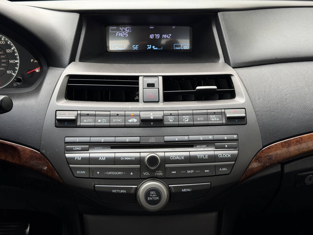 Used 2011 Honda Accord EX-L image 21