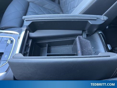 Used 2024 BMW X7 xDrive40i w/ Executive Package image 39