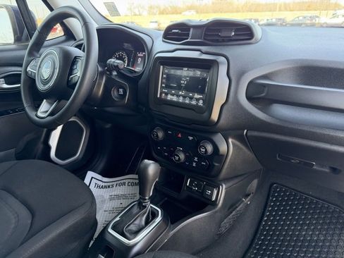 Used 2019 Jeep Renegade Latitude image 10