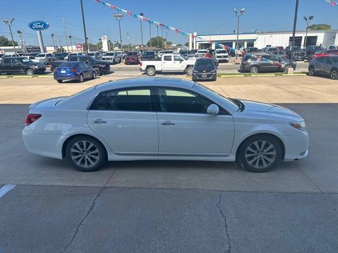 Used 2011 Toyota Avalon Limited FWD image 30