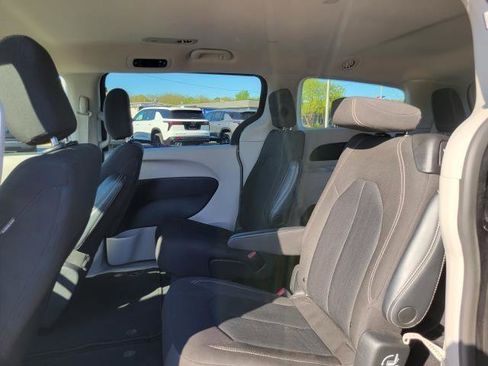 Used 2023 Chrysler Voyager LX FWD image 21