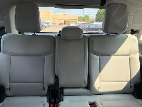 Used 2025 Ford Expedition Platinum AWD/4WD image 27