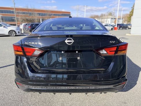 Used 2024 Nissan Altima 2.5 SV image 5