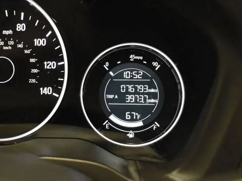 Used 2021 Honda HR-V LX image 27
