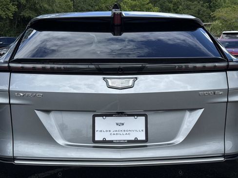Used 2025 Cadillac Lyriq Luxury w/ LPO, Floor Liner Package AWD/4WD image 10