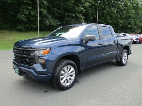 Used 2022 Chevrolet Silverado 1500 Custom AWD/4WD image 1