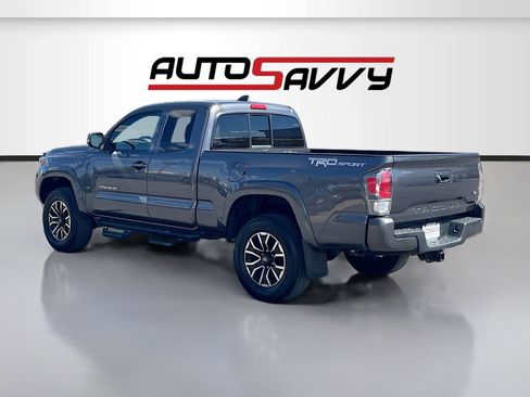 Used 2022 Toyota Tacoma TRD Sport w/ TRD Premium Sport Package RWD image 5