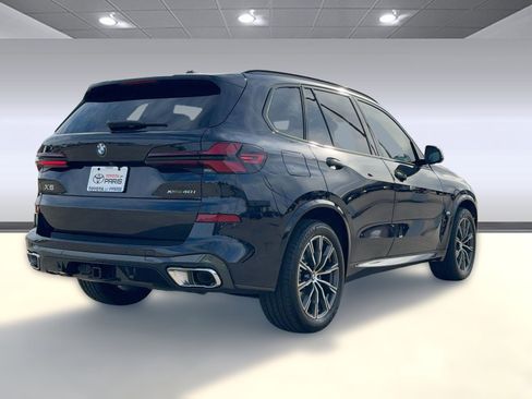 Used 2025 BMW X5 xDrive40i w/ M Sport Package image 9