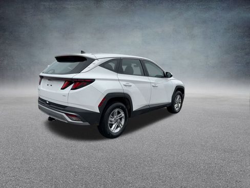 Used 2025 Hyundai Tucson SE image 22