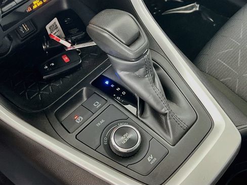 Certified 2025 Toyota RAV4 XLE AWD/4WD image 15