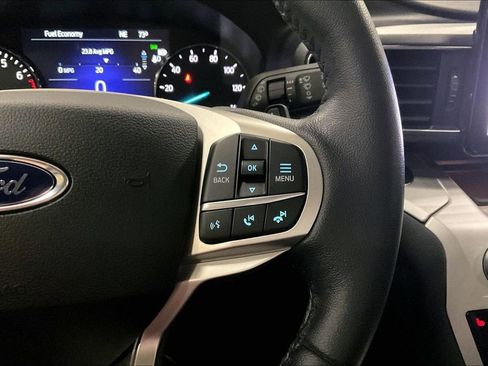 Certified 2020 Ford Explorer XLT w/ Equipment Group 202A AWD/4WD image 18