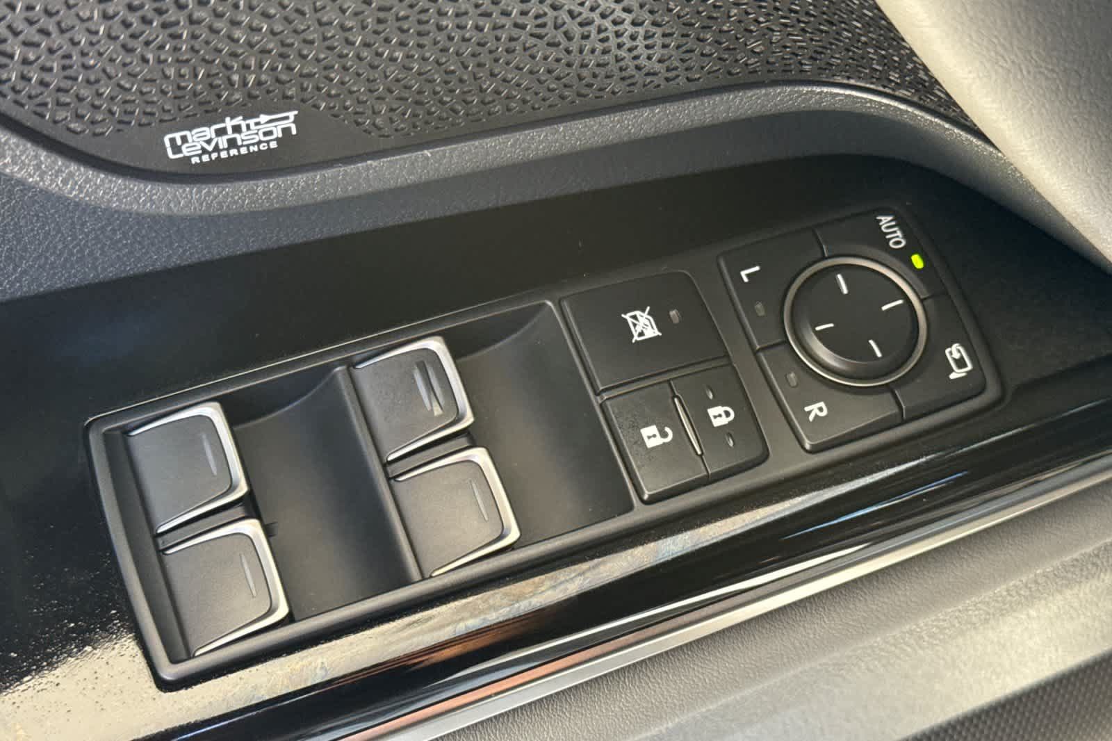 Used 2023 Lexus LX 600 4WD w/ Ultra Luxury Package image 13