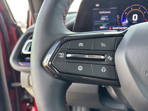 Used 2024 Chevrolet Traverse RS image 19