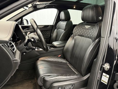 Used 2017 Bentley Bentayga AWD/4WD image 10