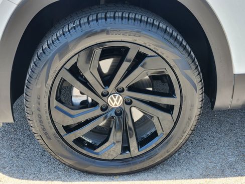 Used 2023 Volkswagen Atlas SE w/ Panoramic Sunroof Package AWD/4WD image 31
