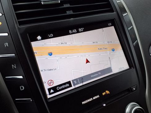 Used 2019 Lincoln MKC Reserve w/ MKC Climate Package FWD image 11