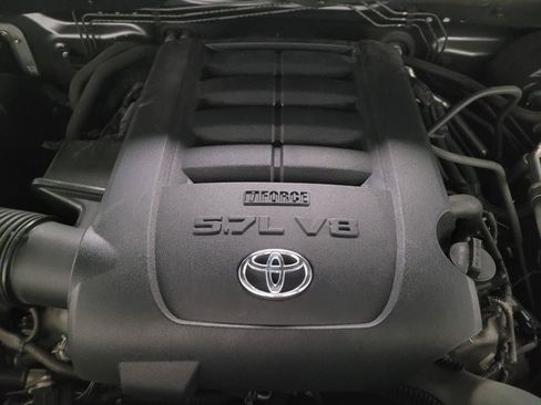 Used 2015 Toyota Tundra SR5 w/ SR5 Upgrade Package RWD image 30