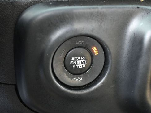 Used 2020 Jeep Wrangler Sport image 17