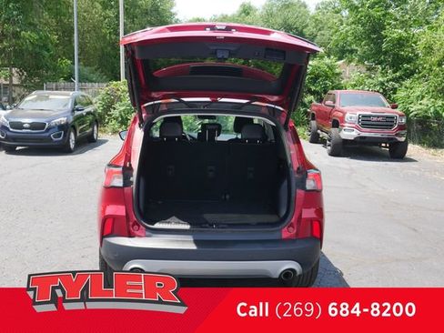 Used 2022 Ford Escape SEL w/ Technology Package AWD/4WD image 17