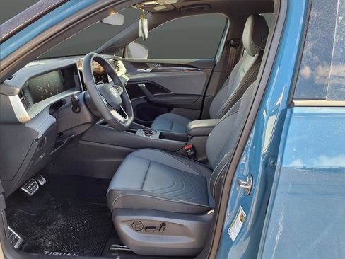 New 2026 Volkswagen Tiguan SE R-Line image 10